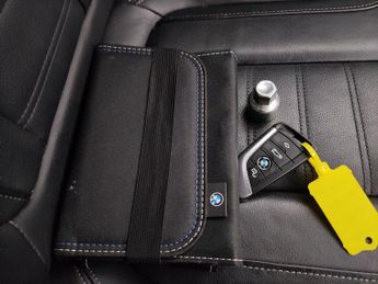 BMW 3 Series 2.0 320i M Sport (184 ps) - SUN PROTECTION GLASS - HEATED STEERI