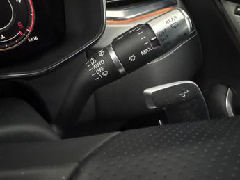Jaguar F-PACE 2.0 D165 MHEV R-Dynamic SE AWD (163 ps) - BLIND SPOT ASSIST