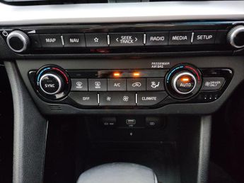 Kia Niro 1.6 GDi 3 DCT (139 bhp) - HEATED STEERING - LANE DEPARTURE 