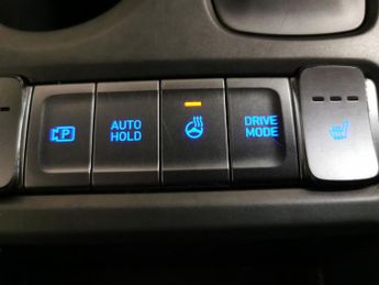 Hyundai Kona 39kWh Premium (10.5kW Charger) (136 ps) - HEATED SEATS - HEATED 