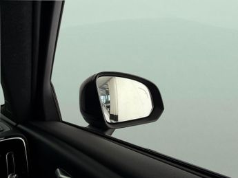 Volvo XC40 Recharge 69kWh Plus (231 ps) - KEYLESS ENTRY - PARK ASSIST - LED