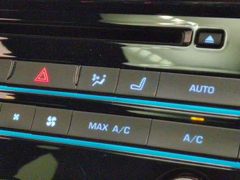 Jaguar F-PACE 2.0 D180 Chequered Flag AWD (180 ps) - MERIDIAN AUDIO - REVERSE 