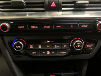 Kia Niro 64kWh 2 (201 bhp) - CRUISE - PADDLE SHIFT - 17IN ALLOYS