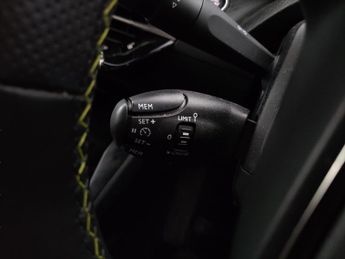 Peugeot E-2008 50kWh GT (7kW Charger) (136 ps) - LED - REVERSE CAM - NAV