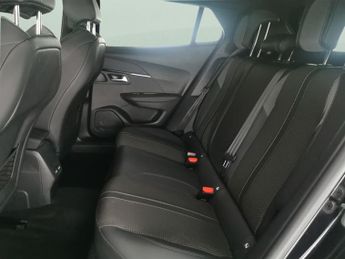 Peugeot E-2008 50kWh GT (7kW Charger) (136 ps) - LED - REVERSE CAM - NAV