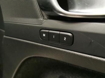 Volvo XC40 Recharge Twin 82kWh Plus AWD (408 ps) - BLACK ROOF RAILS - KEYLE