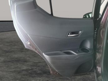 Toyota C-HR 1.8 VVT-h GPF Design CVT (122 ps) - REVERSE CAM - NAV - HEATED S
