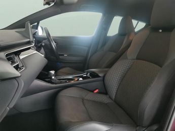 Toyota C-HR 1.8 VVT-h GPF Design CVT (122 ps) - REVERSE CAM - NAV - HEATED S