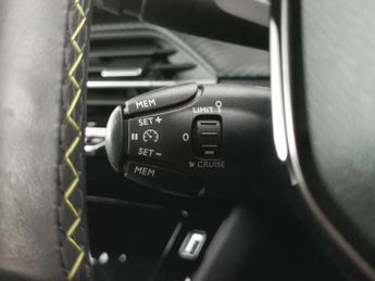 Peugeot E-208 50kWh GT (7kW Charger) (136 ps) - BLIND SPOT ASSIST - LANE DEPAR