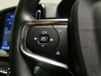 Volvo XC40 Recharge Twin 82kWh Plus AWD (408 ps) - BLACK ROOF RAILS - KEYLE