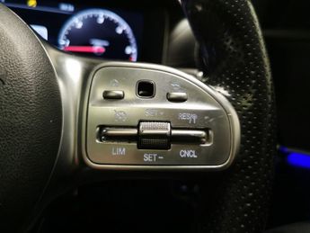 Mercedes-Benz E Class 2.0 E220d AMG Line Night Edition (Premium Plus) G-Tronic+ (194 p
