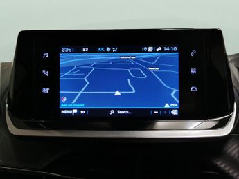 Peugeot 208 1.2 PureTech Allure Premium + EAT (130 ps) - NAV - BLUETOOTH - C