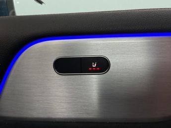 Mercedes-Benz EQA EQA 250 66.5kWh AMG Line (190 ps) - ADAPTIVE LIGHTS - HEATED LEA