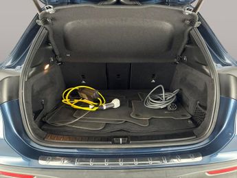 Mercedes-Benz EQA EQA 250 66.5kWh AMG Line (190 ps) - ADAPTIVE LIGHTS - HEATED LEA