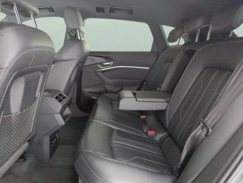 Audi e-tron 50 S line quattro 71.2kWh (313 ps) - ROOF RAILS - MMI NAV PLUS -