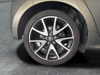 Toyota Yaris 1.5 VVT-h Dynamic E-CVT (116 ps) [City Pack] - APPLE CARPLAY - R