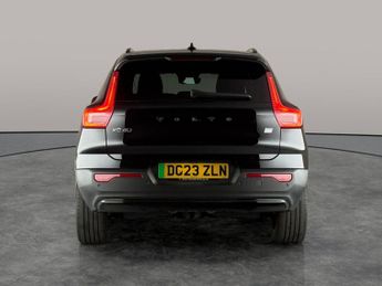 Volvo XC40 Recharge 69kWh Plus (231 ps) - KEYLESS ENTRY - PARK ASSIST - LED