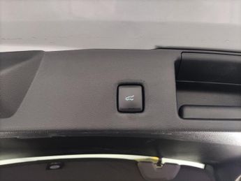 Ford Kuga 2.5 EcoBoost Duratec 14.4kWh ST-Line Plug-in CVT (225 ps) - BLAC