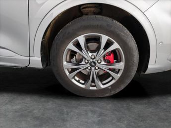 Ford Kuga 2.5 EcoBoost Duratec 14.4kWh ST-Line Plug-in CVT (225 ps) - KEYL