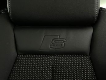 Audi Q4 E-tron 40 S line 82kWh (204 ps) - CARPLAY - LED - REVERSE CAM