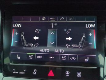 Audi e-tron 50 S line quattro 71.2kWh (313 ps) - ROOF RAILS - MMI NAV PLUS -