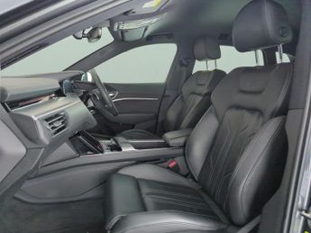 Audi e-tron 50 S line quattro 71.2kWh (313 ps) - ROOF RAILS - MMI NAV PLUS -