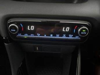 Toyota Yaris 1.5 VVT-h Dynamic E-CVT (116 ps) [City Pack] - APPLE CARPLAY - R