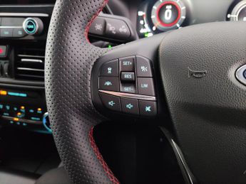 Ford Kuga 2.5 EcoBoost Duratec 14.4kWh ST-Line Plug-in CVT (225 ps) - B&O 