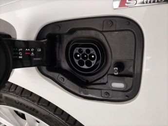 Audi A3 1.4 TFSIe 40 S line Sportback Plug-in S Tronic 13kWh (204 ps) - 