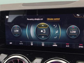 Mercedes-Benz EQA EQA 250 66.5kWh AMG Line (190 ps) - ADAPTIVE LIGHTS - HEATED LEA