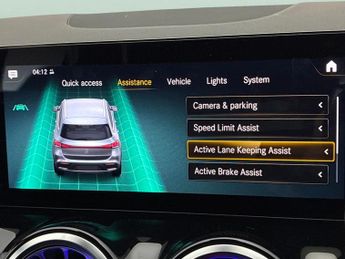 Mercedes-Benz EQA EQA 250 66.5kWh AMG Line (190 ps) - ADAPTIVE LIGHTS - HEATED LEA