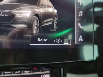 Audi e-tron 50 S line quattro 71.2kWh (313 ps) - ROOF RAILS - MMI NAV PLUS -