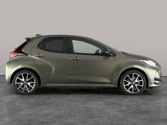 Toyota Yaris 1.5 VVT-h Dynamic E-CVT (116 ps) [City Pack] - APPLE CARPLAY - R