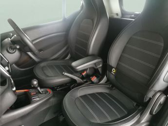 Smart Fortwo 17.6kWh Prime Exclusive Coupe (22kW Charger) (82 ps) - BLUETOOTH
