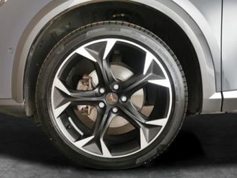 Cupra Formentor 1.4 eHybrid 12.8kWh V2 Plug-in DSG (204 ps) - KEYLESS ENTRY - PA