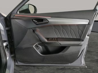 Cupra Formentor 1.4 eHybrid 12.8kWh V2 Plug-in DSG (204 ps) - KEYLESS ENTRY - PA