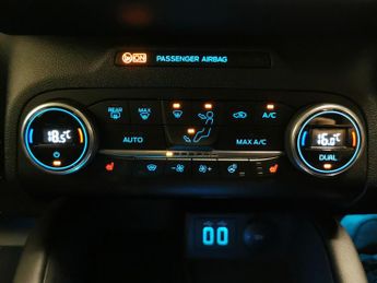 Ford Kuga 2.5 Duratec 14.4kWh Vignale Plug-in CVT (225 ps) - KEYLESS ENTRY