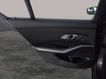 BMW 3 Series 2.0 330e 12kWh SE Pro Plug-in (292 ps) - PARK ASSIST - REVERSE C