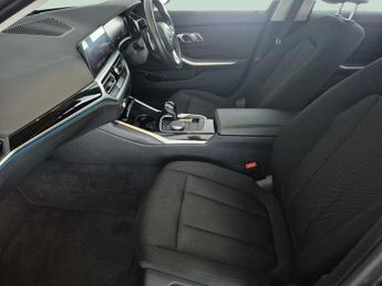 BMW 3 Series 2.0 330e 12kWh SE Pro Plug-in (292 ps) - PARK ASSIST - REVERSE C