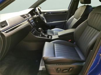 Skoda Superb 1.4 TSI iV 13kWh Laurin & Klement Plug-in DSG (218 ps) - LED - S