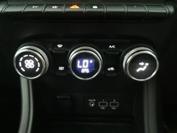 Renault Captur 1.6 E-TECH techno (145 ps) - LANE DEPARTURE  - 18IN ALLOYS - BLU