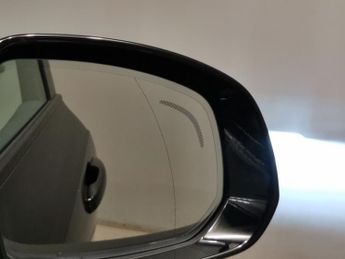 Volvo XC90 2.0h T8 Recharge 18.8kWh Plus Plug-in 4WD (455 ps) - SURROUND VI