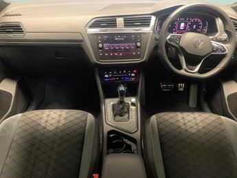 Volkswagen Tiguan 1.5 TSI R-Line DSG (150 ps) - HEATED SEATS - NAV - ASSISTANCE PA