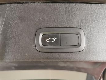 Volvo XC40 Recharge 69kWh Core (231 ps) - PARK ASSIST - LED - NAV
