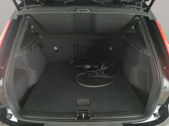 Volvo XC40 Recharge 69kWh Core (231 ps) - PARK ASSIST - LED - NAV