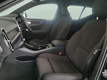 Volvo XC40 Recharge 69kWh Core (231 ps) - PARK ASSIST - LED - NAV