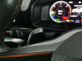 Cupra Formentor 1.4 eHybrid 12.8kWh V2 Plug-in DSG (204 ps) - KEYLESS ENTRY - PA