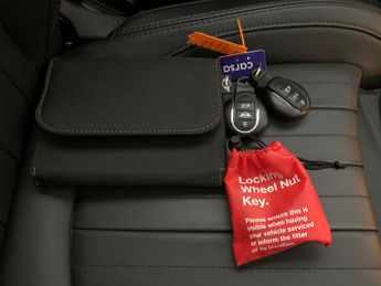 Mini Electric Hatch Cooper SE 32.6kWh Level 3 (184 ps) - 17IN ALLOYS - PAN ROOF - HU