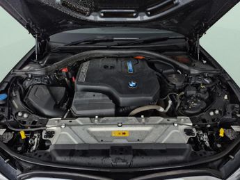 BMW 3 Series 2.0 330e 12kWh SE Pro Plug-in (292 ps) - PARK ASSIST - REVERSE C