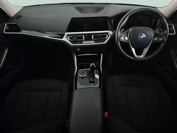 BMW 3 Series 2.0 330e 12kWh SE Pro Plug-in (292 ps) - PARK ASSIST - REVERSE C